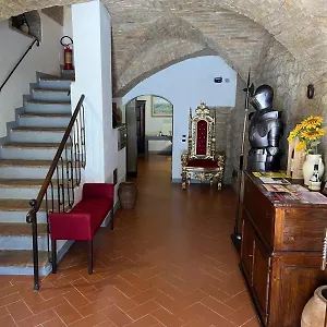 A La Casa Dei Potenti , San Gimignano Italy